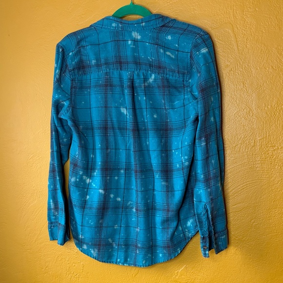Hollister M Blue Plaid Button-Up Distressed Flannel Shirt - Picture 4 of 4